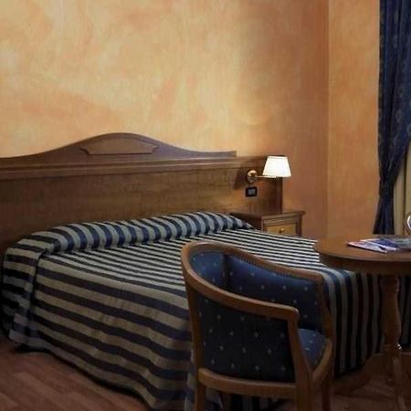 Hotel De La Ville Bereguardo Extérieur photo