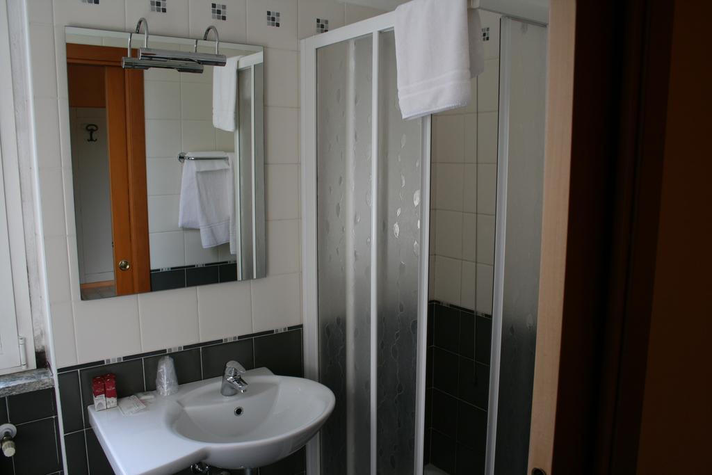 Hotel De La Ville Bereguardo Extérieur photo