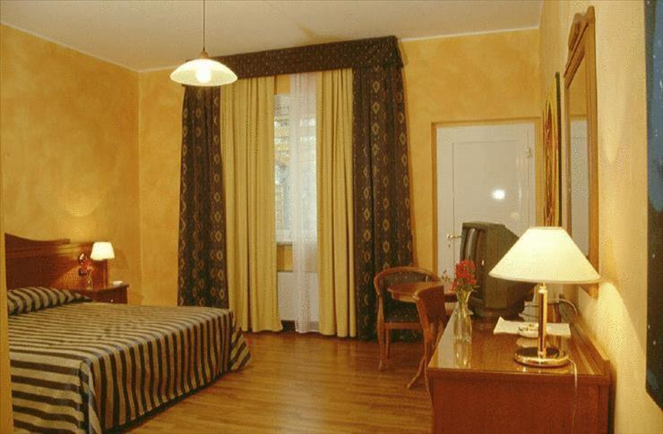 Hotel De La Ville Bereguardo Extérieur photo